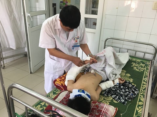 Cứu sống cháu bé bị đứt động mạch, đứt thần kinh giữa và gân cơ nhị đầu 